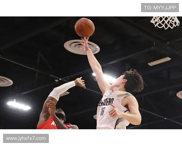 勇士与开拓者季前赛激战 杨瀚森精彩表现引领全场