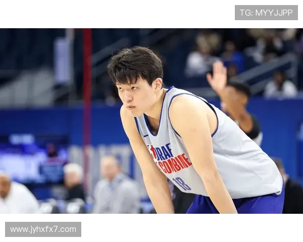 杨瀚森底线突破连过防守巧妙上篮命中展现超强进攻能力